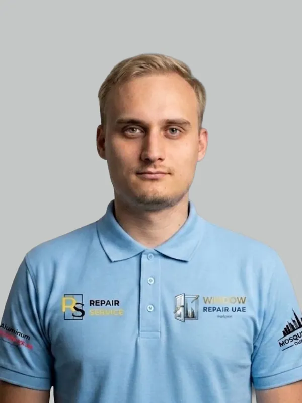Maksim, sales manager